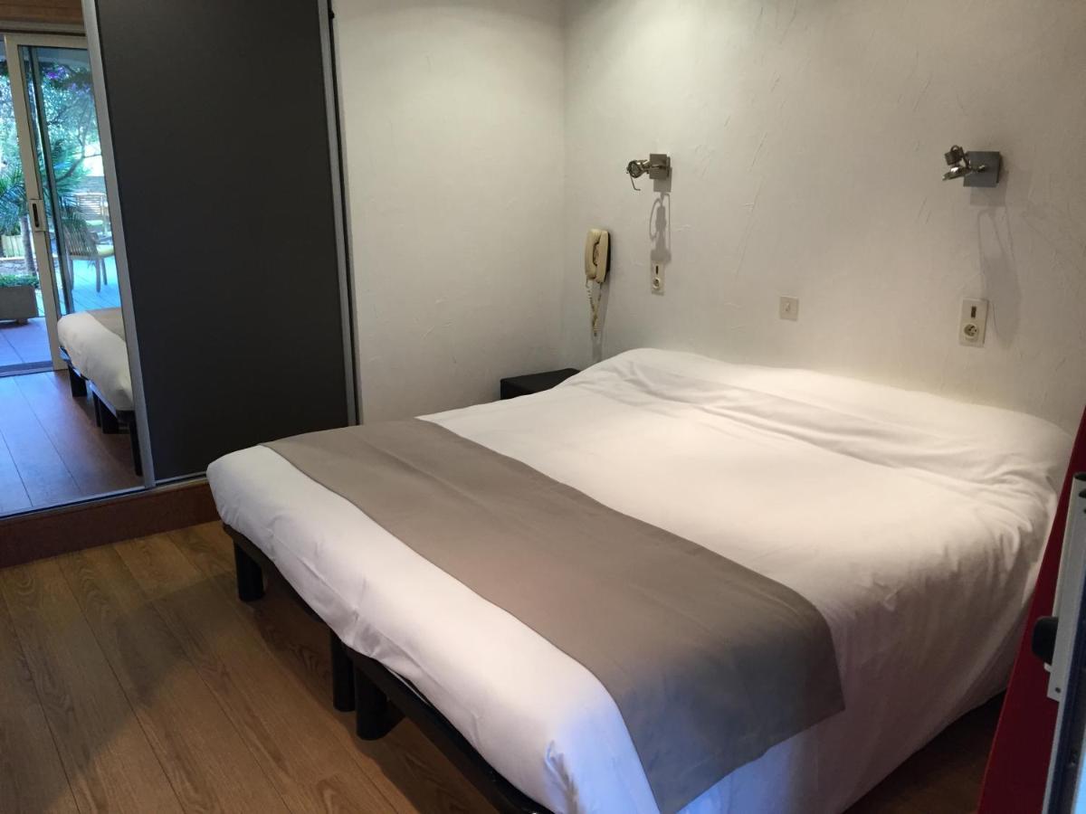 Hotel Beau Soleil Le Lavandou Bagian luar foto