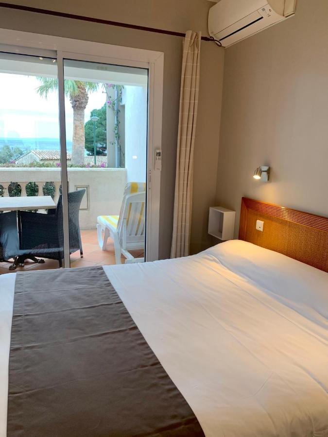 Hotel Beau Soleil Le Lavandou Bagian luar foto