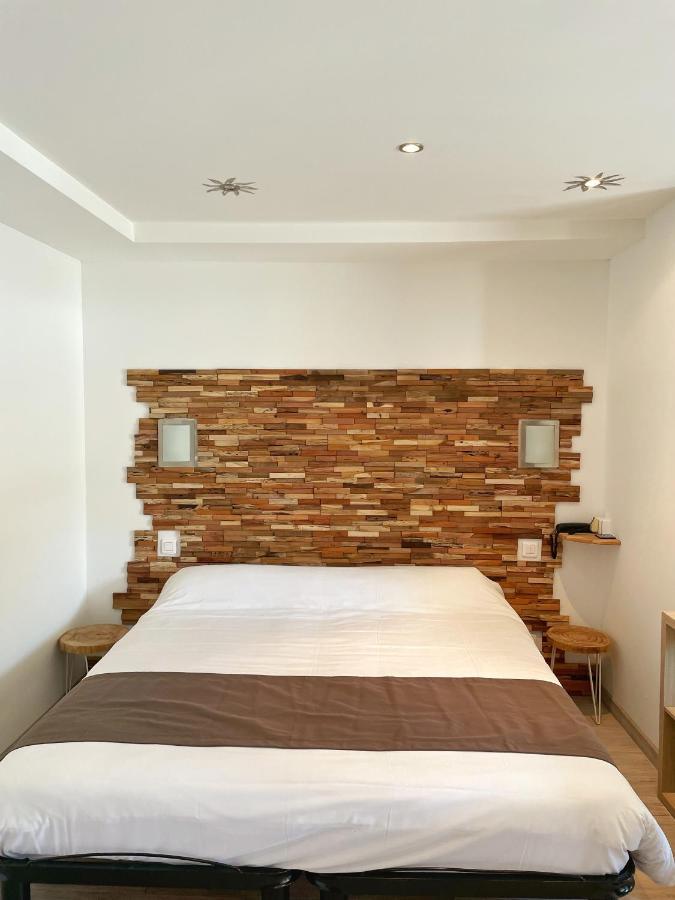Hotel Beau Soleil Le Lavandou Bagian luar foto