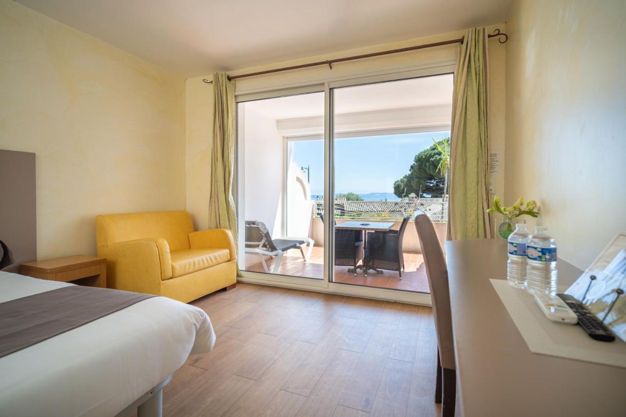 Hotel Beau Soleil Le Lavandou Bagian luar foto