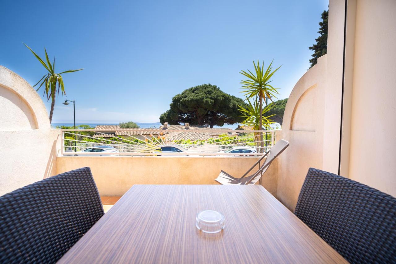 Hotel Beau Soleil Le Lavandou Bagian luar foto