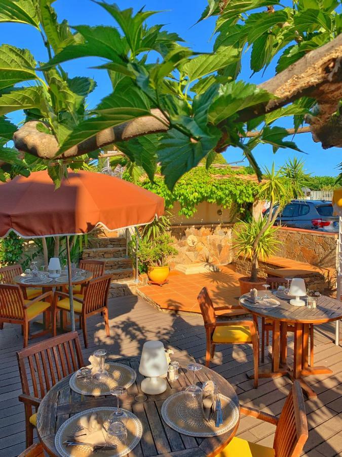 Hotel Beau Soleil Le Lavandou Bagian luar foto