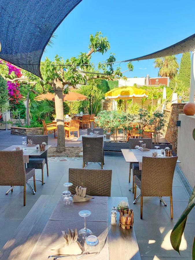 Hotel Beau Soleil Le Lavandou Bagian luar foto