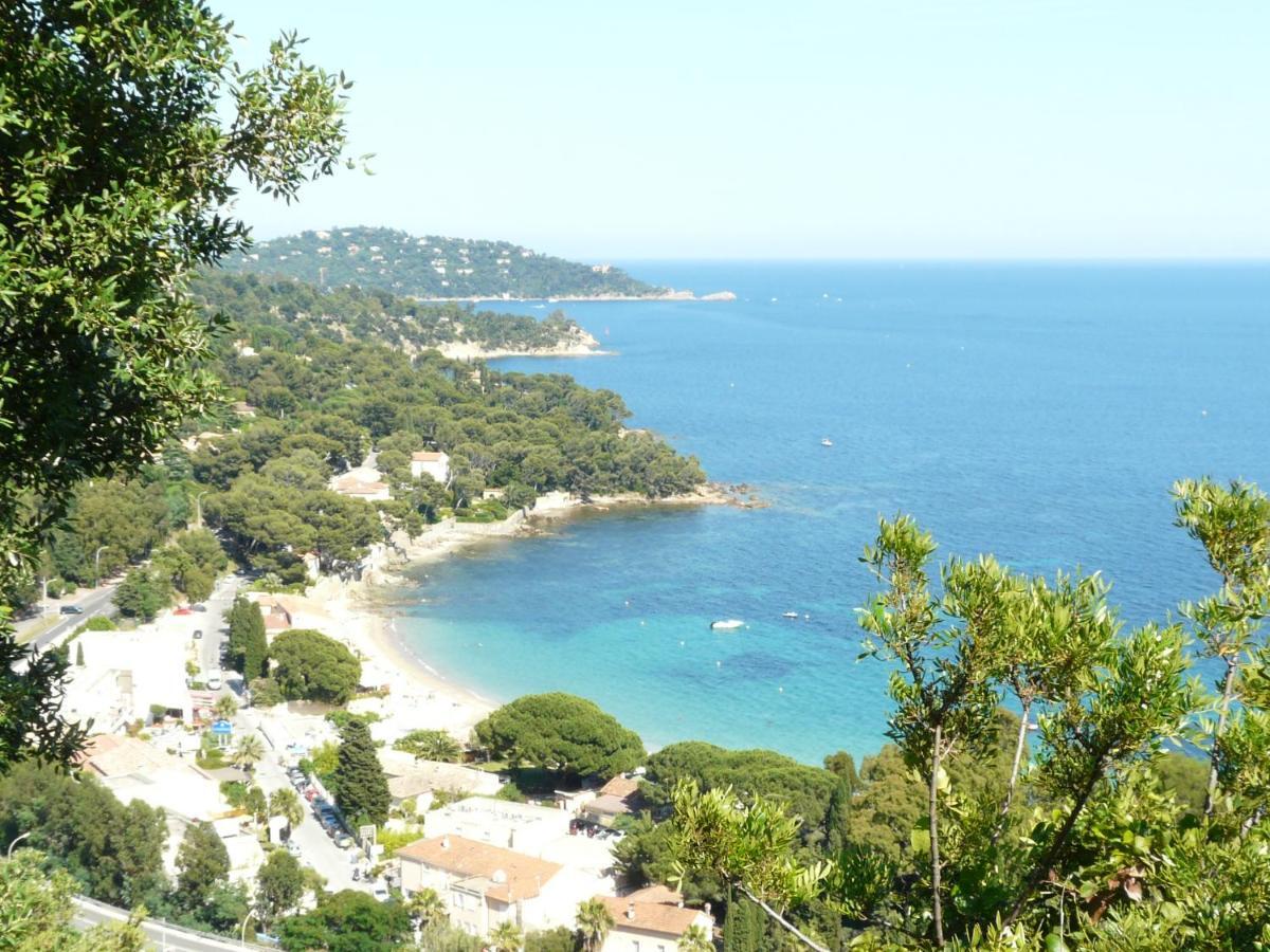 Hotel Beau Soleil Le Lavandou Bagian luar foto